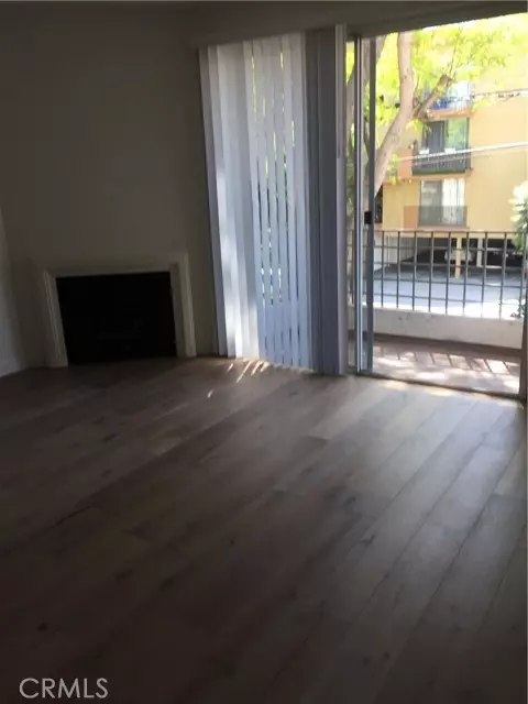 West Hollywood, CA 90069,884 PALM Avenue #302