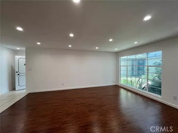 Encino (los Angeles), CA 91316,5315 Zelzah Avenue #2