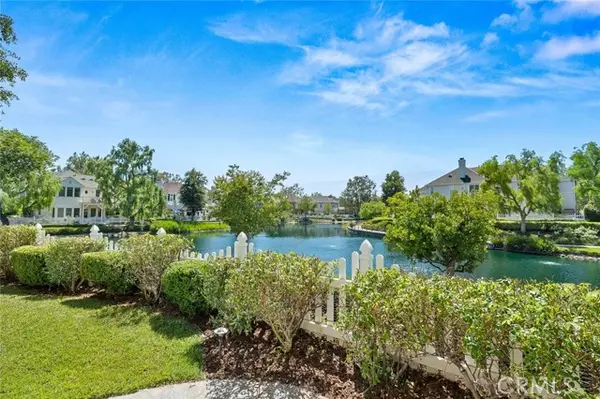 Valencia (santa Clarita), CA 91355,23810 Spinnaker Court