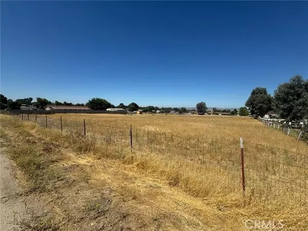 Paso Robles, CA 93446,5195 Whispering Oak Way