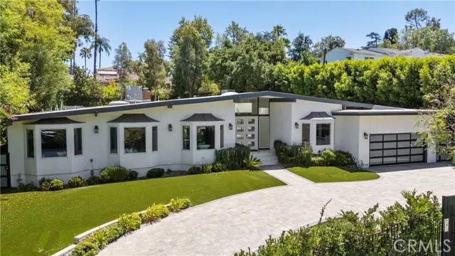 Encino (los Angeles), CA 91316,4734 White Oak Avenue