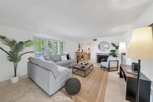 Encino (los Angeles), CA 91436,17072 Oak View Drive