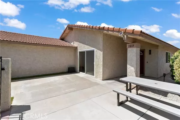 2219 W Avenue K10, Lancaster, CA 93536