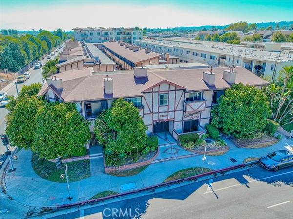 5500 Lindley Avenue #215, Encino (los Angeles), CA 91316