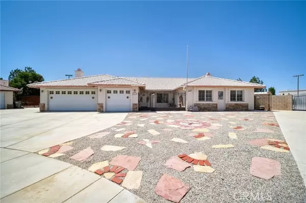 2841 W Avenue L2, Lancaster, CA 93536