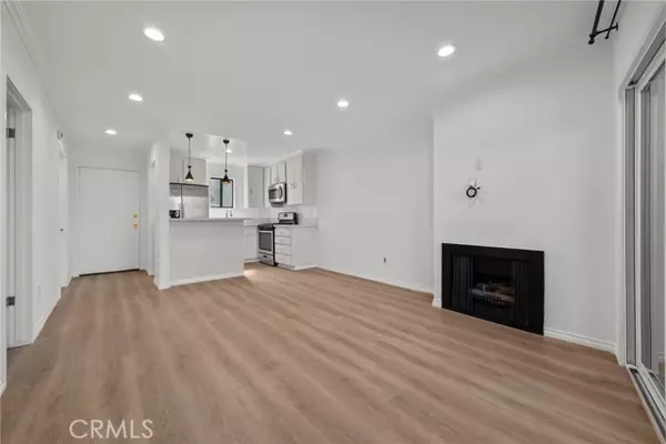 4506 Saugus Avenue #8, Sherman Oaks, CA 91403