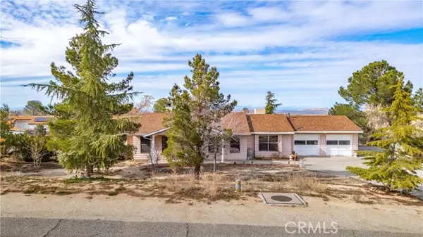 32019 Crystalaire Drive, Llano, CA 93544