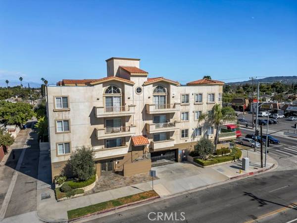 6800 Corbin Avenue #308, Reseda (los Angeles), CA 91335