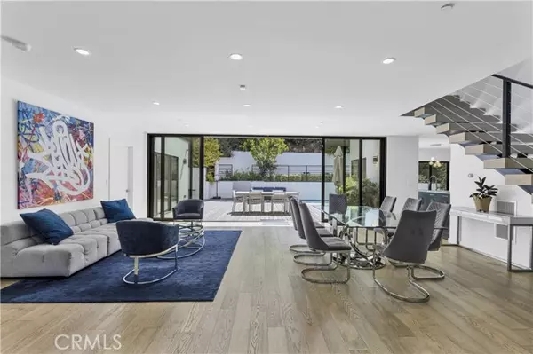 2044 Benedict Canyon Drive, Beverly Hills, CA 90210