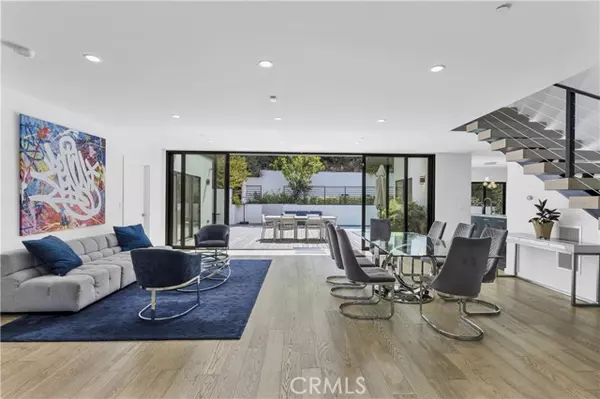 2044 Benedict Canyon Drive, Beverly Hills, CA 90210