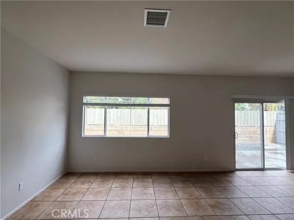 North Hills (los Angeles), CA 91343,15111 Black Oak Court