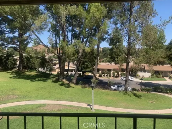 Newhall (santa Clarita), CA 91321,26351 Oak Plain Drive #E