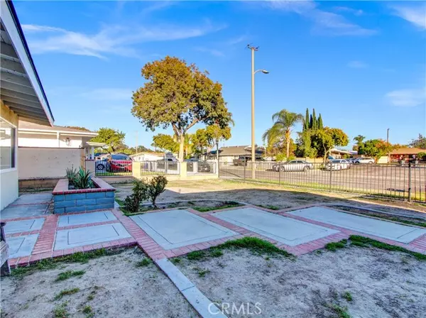 Santa Ana, CA 92703,1114 N Gates Street