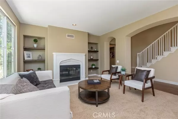 Valencia (santa Clarita), CA 91381,26190 Lone Rock Court