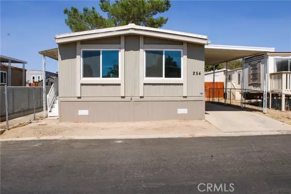 3300 15th Street #254, Rosamond, CA 93560