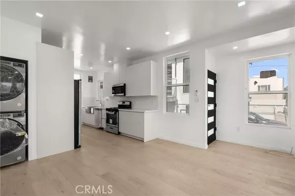 1071 W Channel Road #107-2, Santa Monica, CA 90402