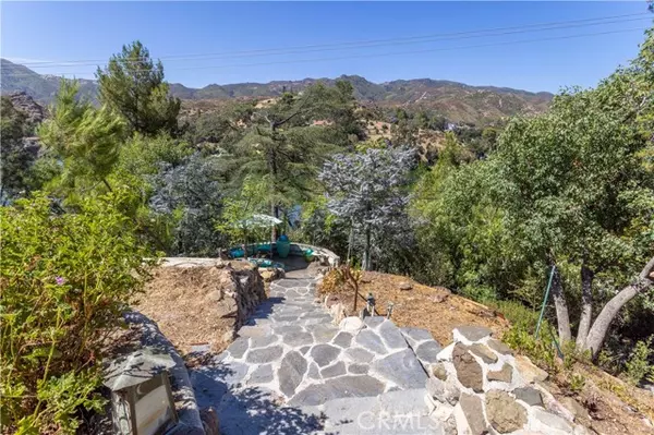 Agoura Hills, CA 91301,2229 Pinecrest Road