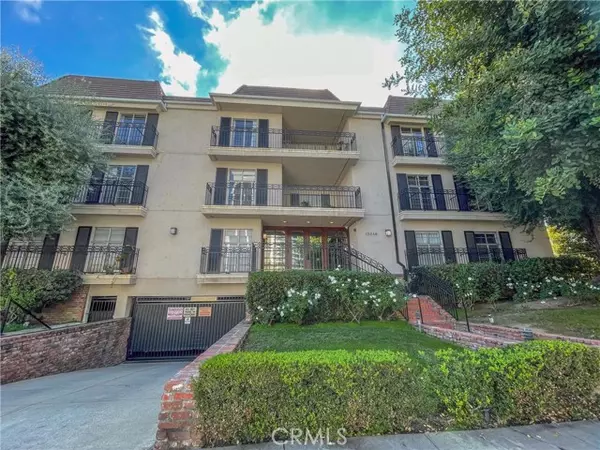 Sherman Oaks, CA 91403,15248 Dickens Street #105