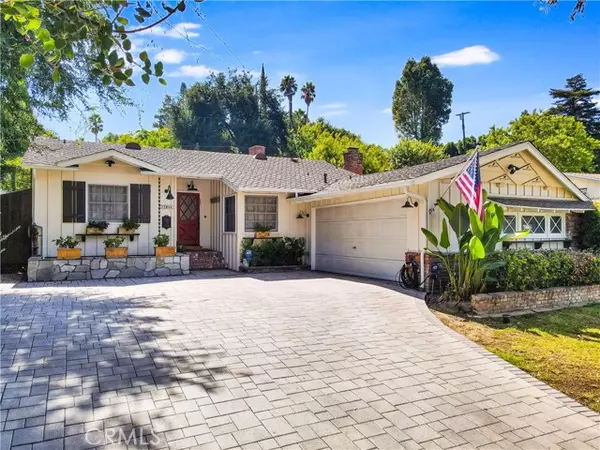 22044 Independencia Street, Woodland Hills (los Angeles), CA 91364