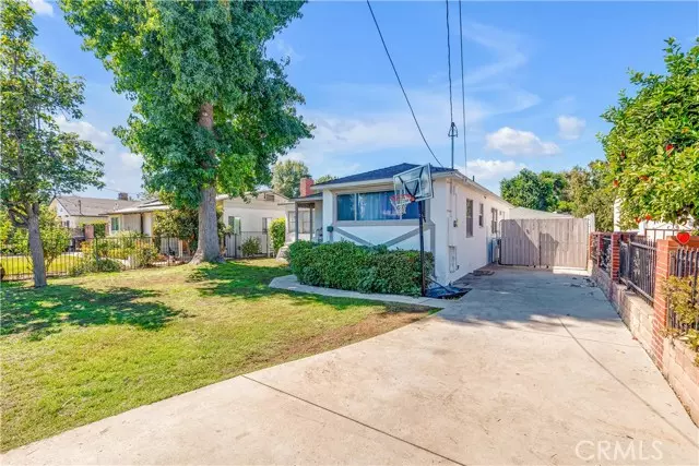 7435 Balcom Avenue, Reseda (los Angeles), CA 91335