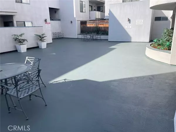 Van Nuys (los Angeles), CA 91411,14610 Erwin Street #104