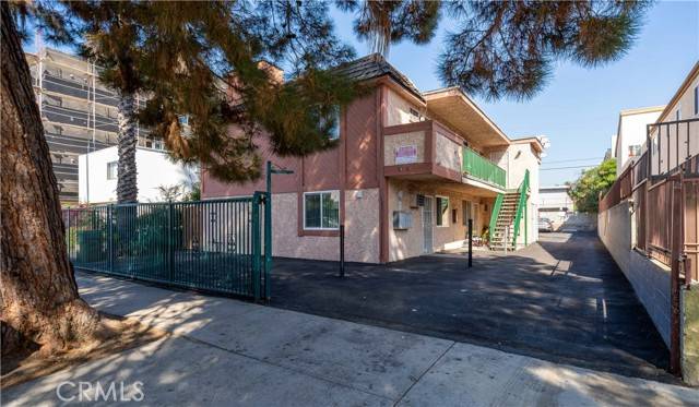 14767 Erwin Street, Van Nuys (los Angeles), CA 91411