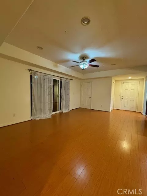 956 S St Andrews Place #104, Los Angeles, CA 90019