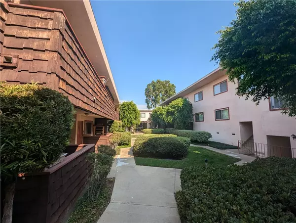 5403 Newcastle Avenue #69, Encino (los Angeles), CA 91316