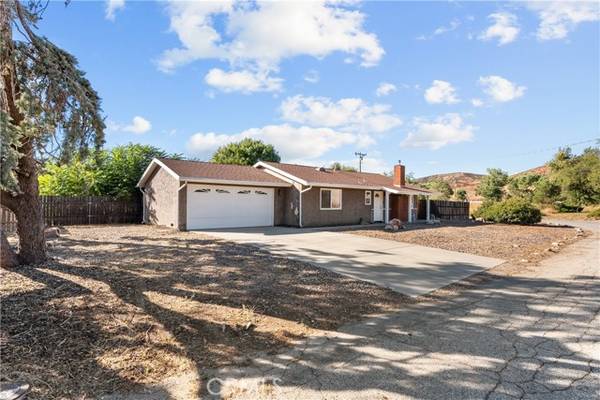 14404 Ashtree Drive, Lake Hughes, CA 93532