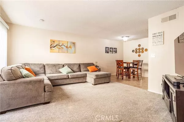 Panorama City (los Angeles), CA 91402,9505 Sylmar Avenue #2