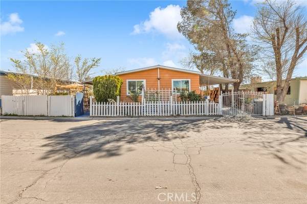 3300 15th Street #64, Rosamond, CA 93560