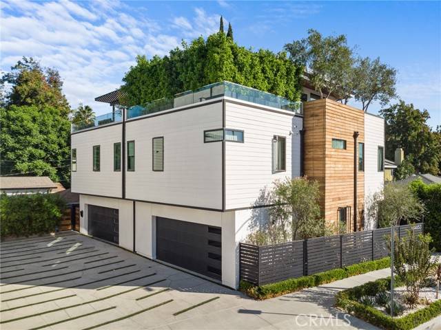 14655 Moorpark Street, Sherman Oaks, CA 91403