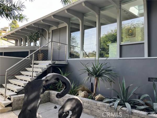 420 Entrada Drive, Santa Monica, CA 90402