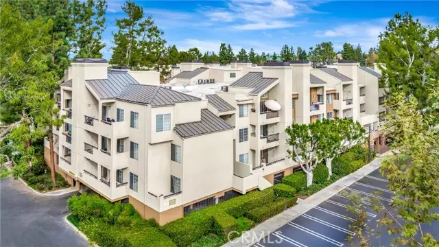 5520 Owensmouth Avenue #209, Woodland Hills (los Angeles), CA 91367