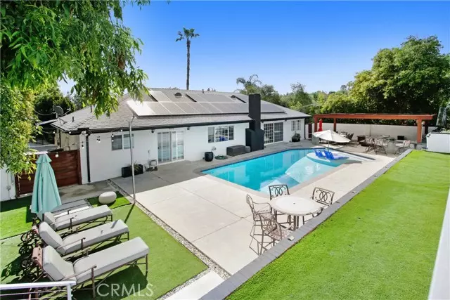 5237 Melvin Avenue, Tarzana (los Angeles), CA 91356