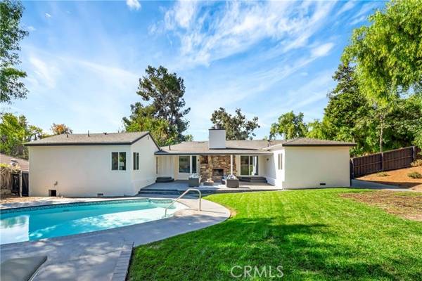 5932 Hinton Avenue, Woodland Hills (los Angeles), CA 91367