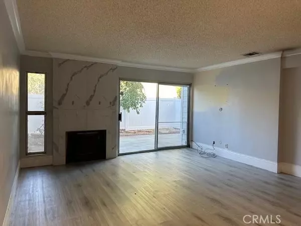 Northridge (los Angeles), CA 91325,18132 Andrea Circle #3