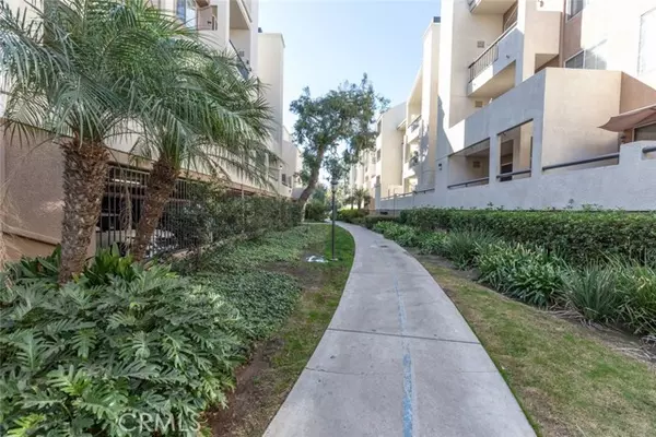 Woodland Hills (los Angeles), CA 91304,5540 Owensmouth Avenue #206