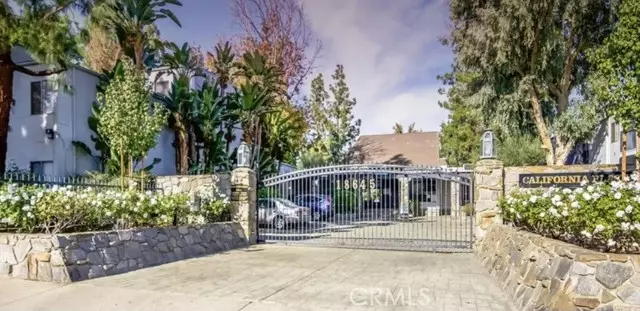 Tarzana (los Angeles), CA 91356,18645 Hatteras Street #107