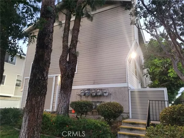 North Hills (los Angeles), CA 91343,8338 Woodley Place #7