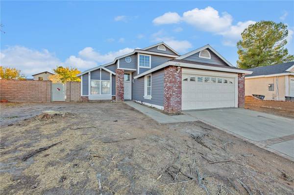 2120 Moonlight Court, Palmdale, CA 93550