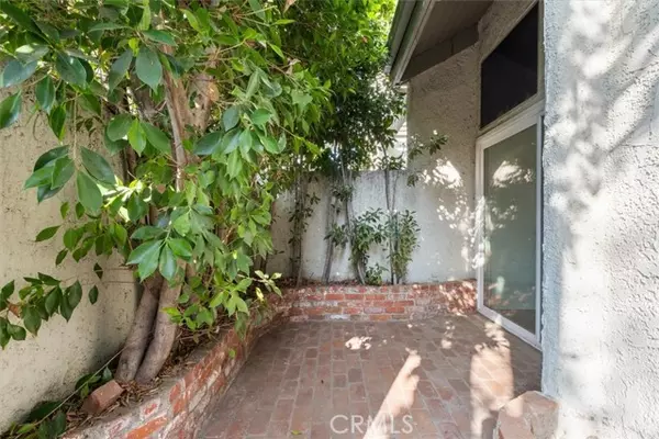 Studio City (los Angeles), CA 91604,11762 Moorpark Street #C