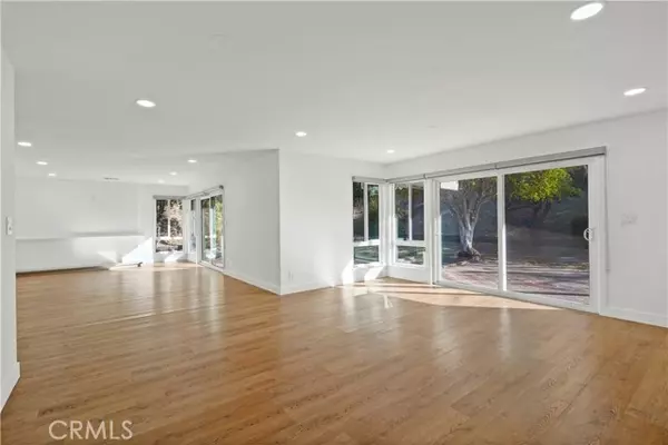 Granada Hills (los Angeles), CA 91344,16362 Midwood Drive