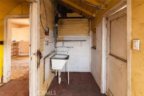 Los Angeles, CA 90065,2908 Future Street