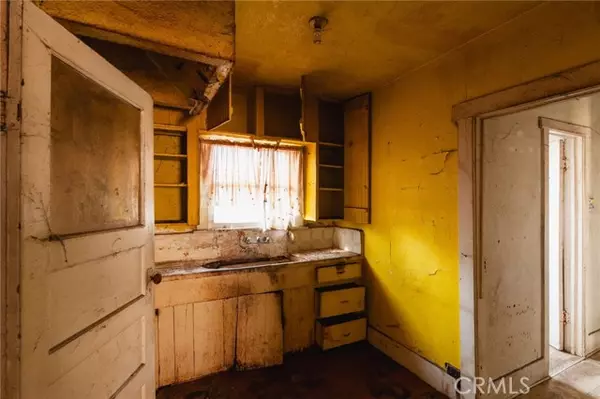 Los Angeles, CA 90065,2908 Future Street