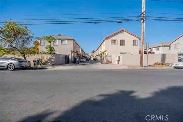 North Hills (los Angeles), CA 91343,9427 Noble Avenue #103