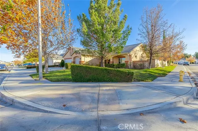 2104 W Avenue J6, Lancaster, CA 93536