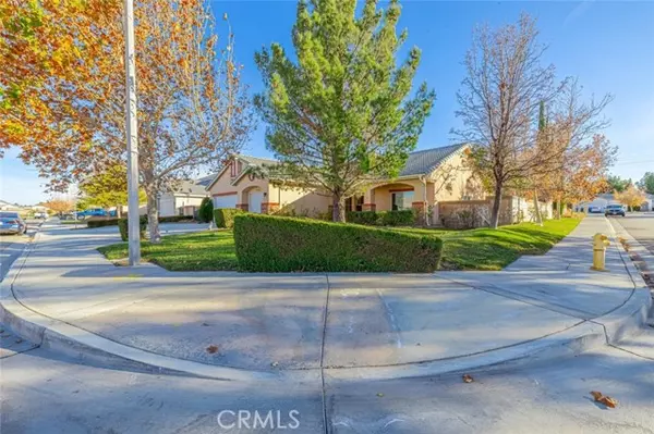 2104 W Avenue J6, Lancaster, CA 93536