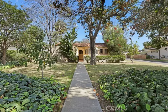 13501 Chandler Boulevard, Sherman Oaks, CA 91401