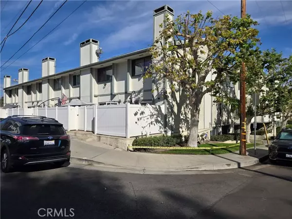 22865 Del Valle Street #1, Woodland Hills (los Angeles), CA 91364